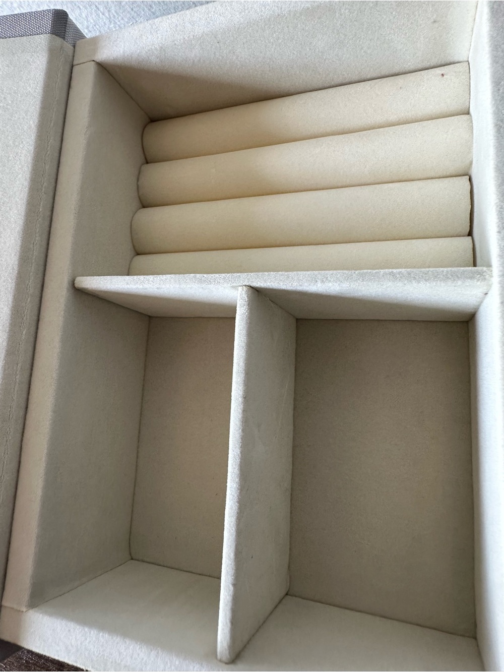 Vogue Art Jewelry Box Black & White Book Shaped Multi Compartment Storage NWT - Picture 5 of 5